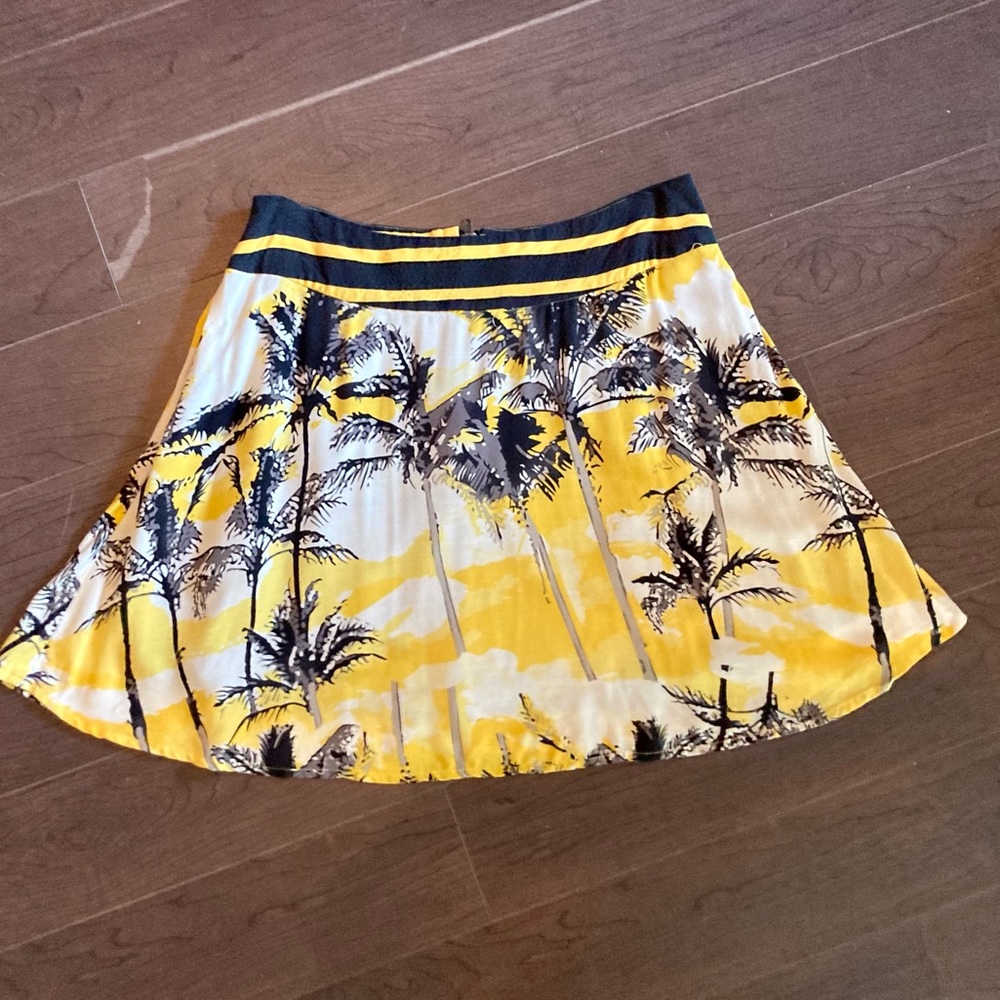 Made for Impulse Fashion Week Yellow Skirt Sz 6